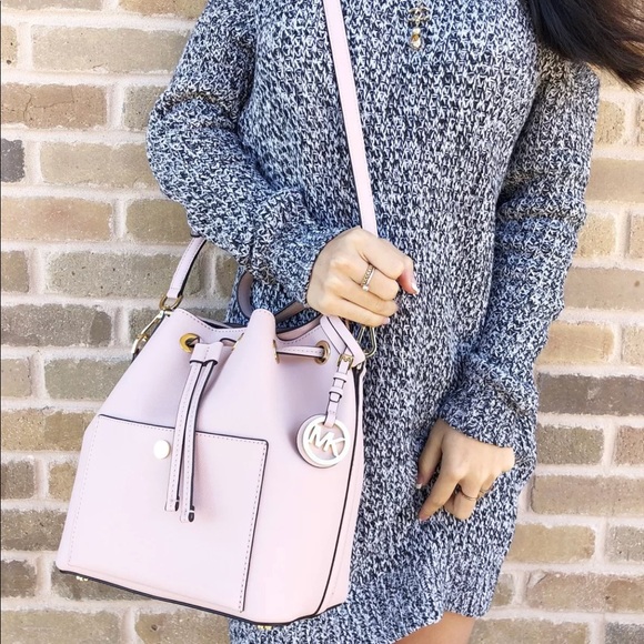 Michael Kors Handbags - 🌸NWT Michael Kors Bucket Hobo Blossom Pink🌸